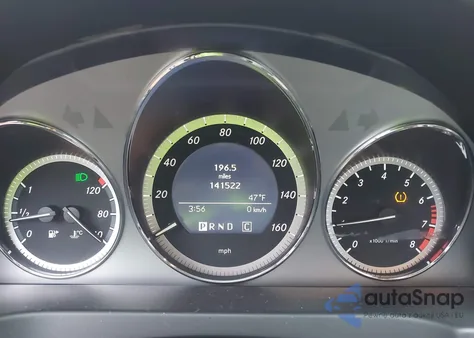 2010 Mercedes-Benz C 300 Luxury 4Matic/Sport 4Matic z USA, uszkodzony, nr VIN WDDGF8BB1AR131144